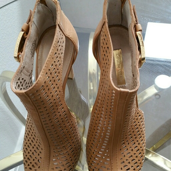 Shoes - Picture 2 of 3